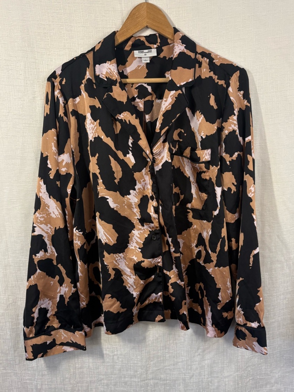 Diane von Furstenberg for Target 2 Piece Satin PJ Set, Large, Black Tan Print - Picture 3 of 11